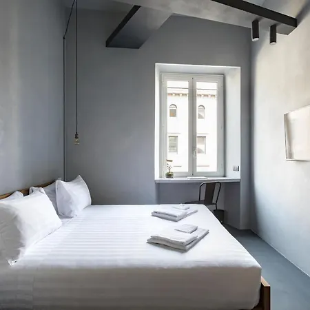 Pietra - The Italian Collection Bed and Breakfast Ρώμη